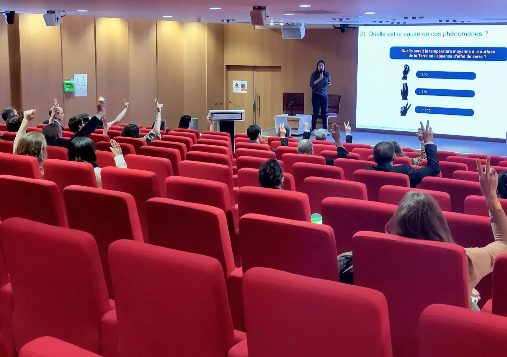 Photo d'une conférence interactive sur le climat, donnée par Horizon Climat